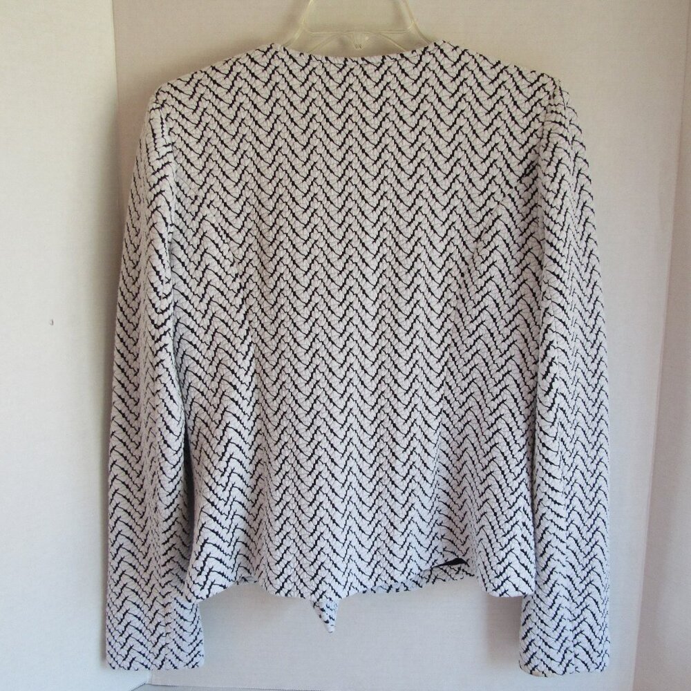 41 Hawthorn White/Black Lined Textured Asymmetrical Zip Moto Jacket Size M - Picture 3 of 4
